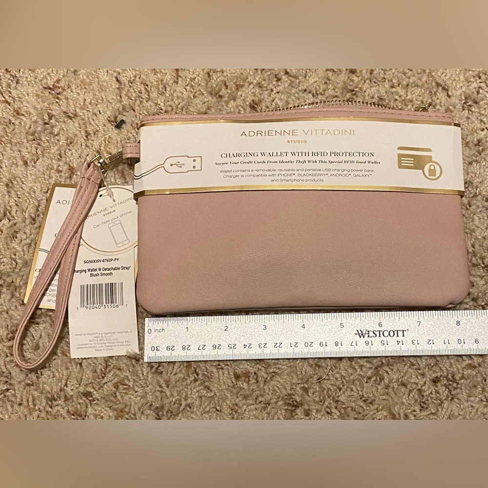 ANDRIENNE VITTADINI. Blush Charging Wallet with Detachable Strap - Picture 3 of 7